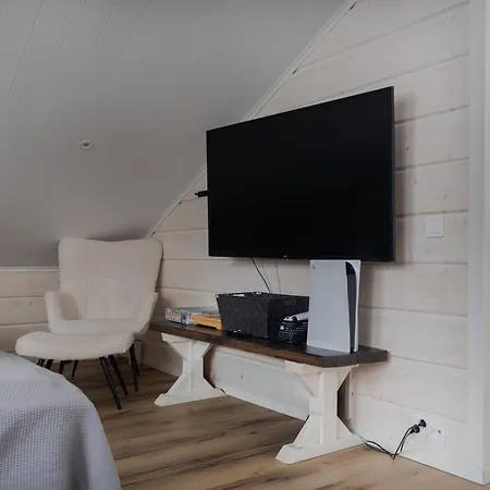 シャレー Taalontuuli Aurora & Forest Views Sleeps 10 Kittilä