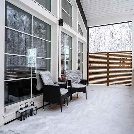 Taalontuuli Aurora & Forest Views Sleeps 10 * Kittilä