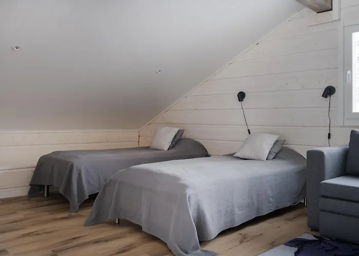 Taalontuuli Aurora & Forest Views Sleeps 10 Chalet *